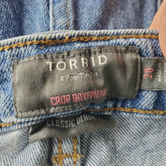 Torrid Womens Crop Boyfriend Jeans Classic Denim Medium Wash Distressed Size 20 - Picture 3 of 5